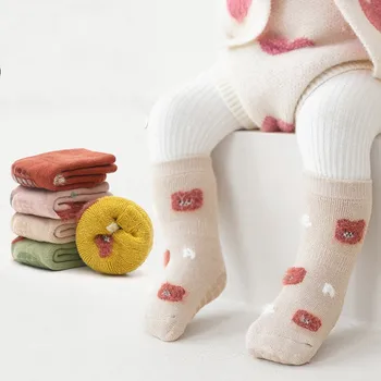 Детские носки осенне-зимние хлопковые для новорожденных мальчиков и девочек, свободные носки, клей, нескользящие для малышей