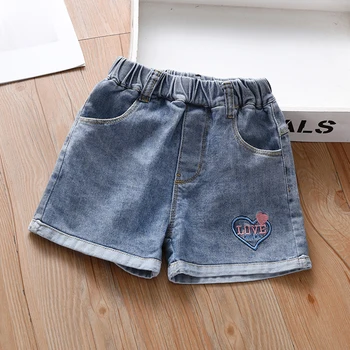 Модные летние джинсовые шорты для маленьких девочек 2023, Новые Тонкие повседневные брюки с эластичным поясом и принтом в виде любовных писем, детская одежда