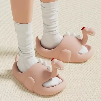 2023 Новые летние женские тапочки с динозаврами Uwabaki на мягкой противоскользящей подошве, забавная домашняя обувь для родителей и детей, скользящая по полу